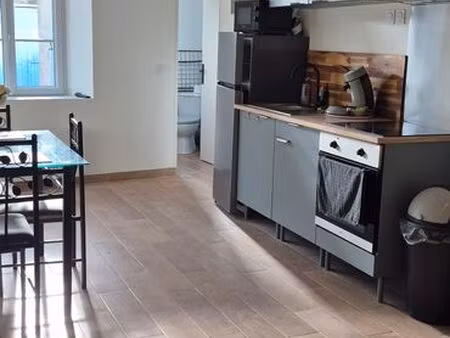 à louer – maison meublée rénovée avec 2 chambres