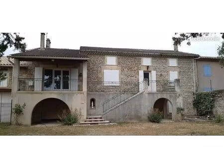 location maison grillon