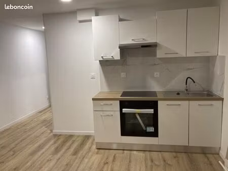 studio 1 pièce 32 m²