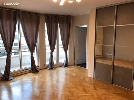 loue ravissant studio à levallois 1300