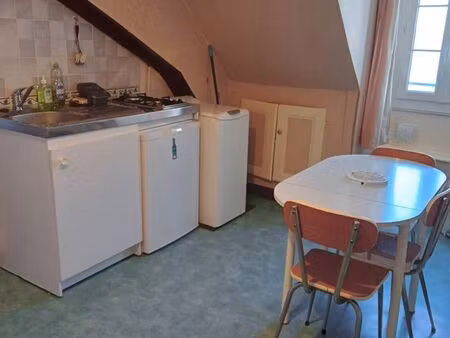 studio meublé à coté du thêatre