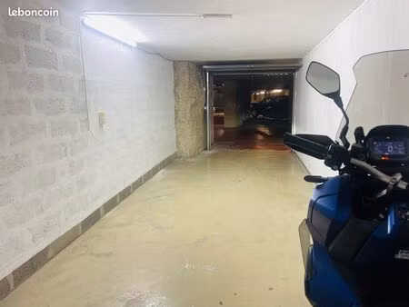 rare très grand garage fermé de 25 m² (60 m³) – centre menton – place saint-roch