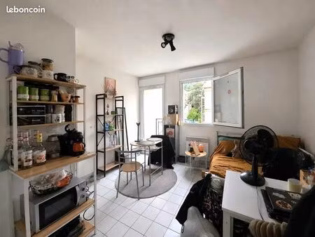 studio 1 pièce 22 m²