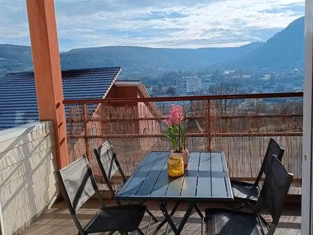 joli t3 meublé avec terrasse et garage