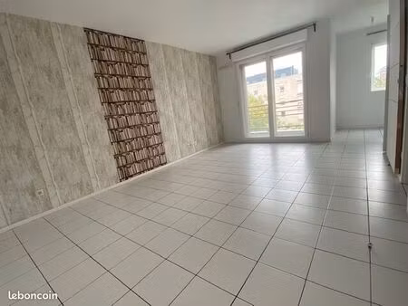 appartement 1 pièce 47 m²