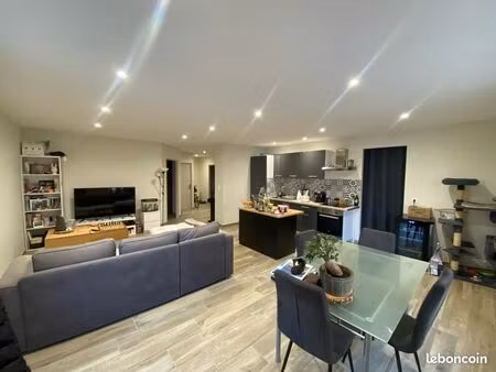 t3 non meublé avec garage à sandrans