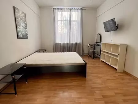 location meublée appartement 1 pièce 25 m² à lyon 8ème (69008)  520 €
