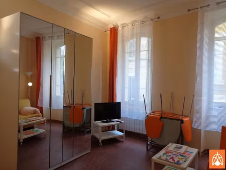 location meublée appartement 1 pièce 21.7 m² à salon-de-provence (13300)  520 €