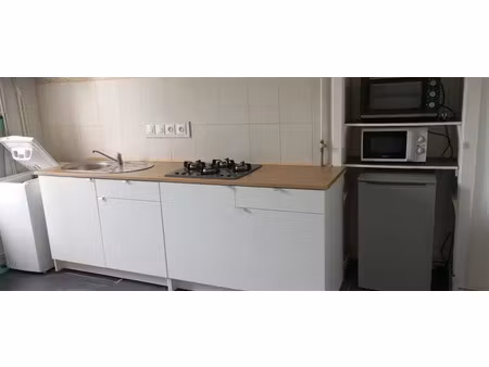 location meublée appartement 2 pièces 28 m² à voiron (38500)  530 €