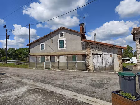 vente maison 4 pièces 120 m² à esse (16500)  32 880 €