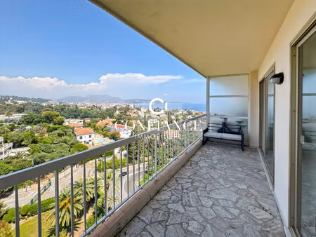 nice ouest 3 pieces avec terrasse - location meuble avec garage
