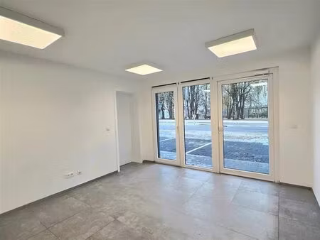 surface commerciale à louer à avenue du chÂlon 1 chimay (vbe52802)