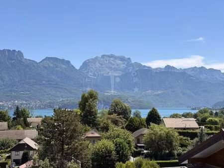 sévrier – appartement t4 avec jardin privatif et vue panoramique sur le lac d’annecy