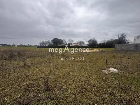 bourgneuf (17220)  terrain à bâtir de 802 m² à viabiliser