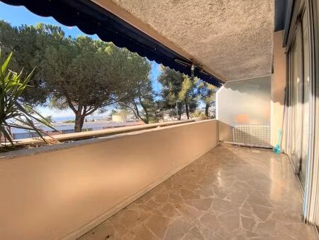 studio à louer avec terrasse dans résidence avec piscine à nice ouest