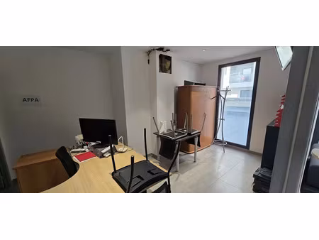 location locaux professionnels 82 m² à ajaccio (20000)  1 400 €