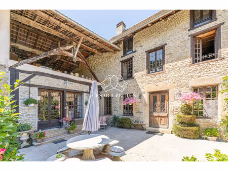 exclusivité – maison 7 pièces de 218 m² – maubec – deme