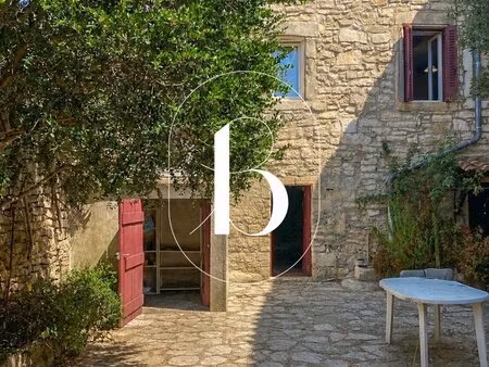 charmante demeure de village en pierre avec cour intérieure