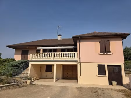 grande maison familiale avec 5 chambres  dépendances et terrain arboré