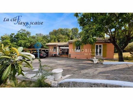 villa 4pièce(s) 3chambre(s) 100 m² flayosc (83780)