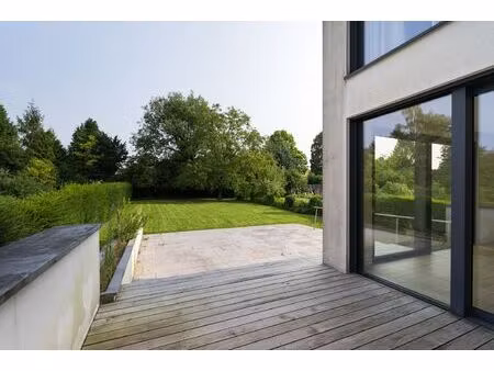 villa à louer avec garage et terrasse   waterloo (vbe52856)