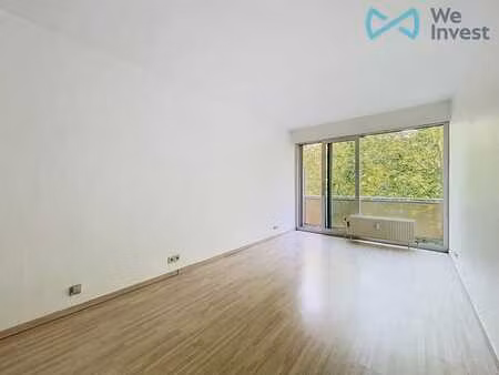 lumineux studio avec terrasse !