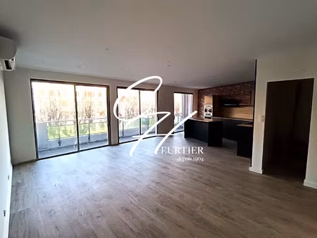 location appartement 3 pièces 75 m² à voiron (38500)