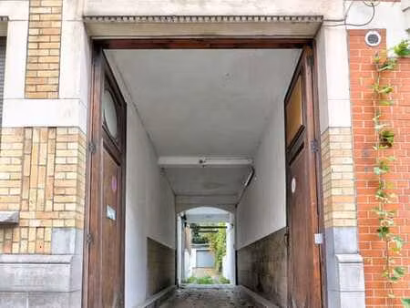 8 garages boxes dans la rue j. rayé