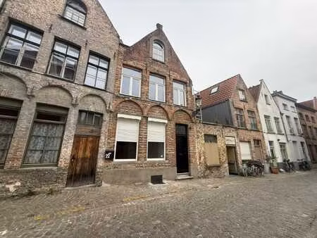 ruime herenwoning met 3 ruime slaapkamers op toplocatie!