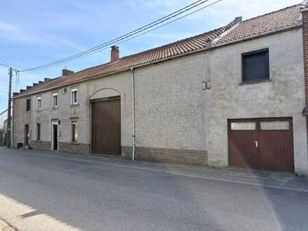 spacieuse maison avec jardin et garage
