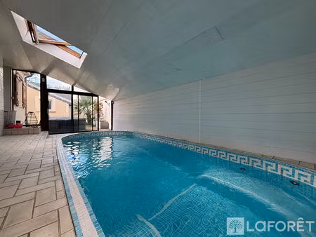maison fosses 6 pièce(s) 153 m2