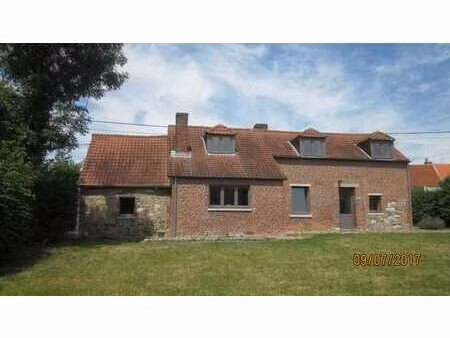 charmante maison au coeur du village de merbes-sainte-marie.