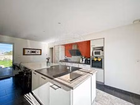 vente maison à sainte-pazanne (44680) : à vendre / 190m² sainte-pazanne