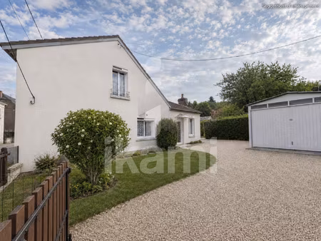 maison de ville avec vie de plain-pied  garage et grange v