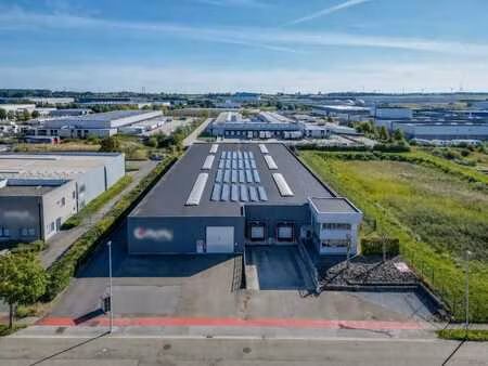 bâtiment industriel dans un emplacement stratégique