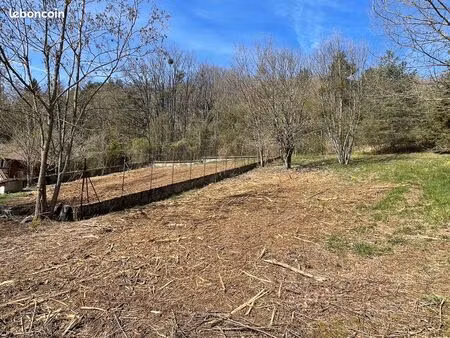 ? terrain constructible - cadre exceptionnel à lombard (25)