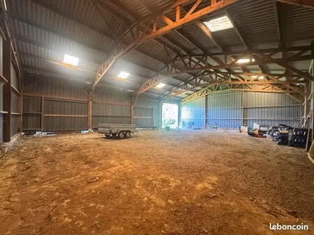 hangar 100m2