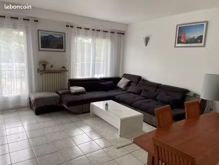 maison 5 pièces de 85 m² avec jardin à maurepas