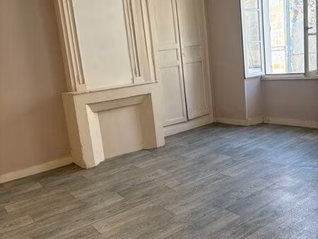 belle maison de ville avec jardinet sans vis à vis