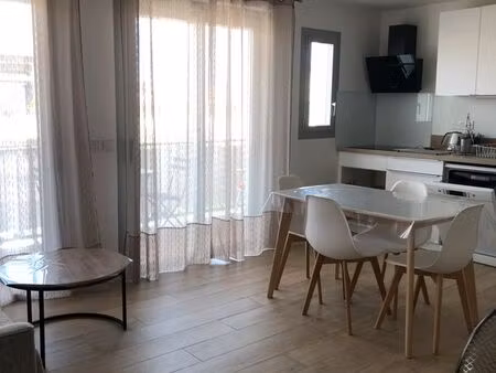 location carnon plage t2 42 m balcon parking clim réversible etudiant 9 mois