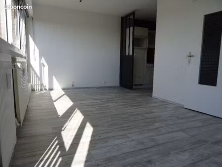 studio 1 pièce 32 m²