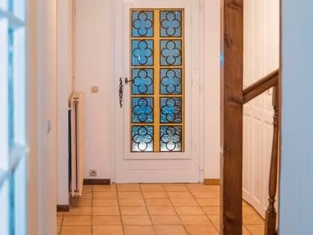 loue maison mitoyenne d'un côté