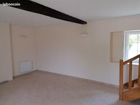 maison entièrement rénovée à louer – 110 m² – jardin clos et arboré de 1 000 m²