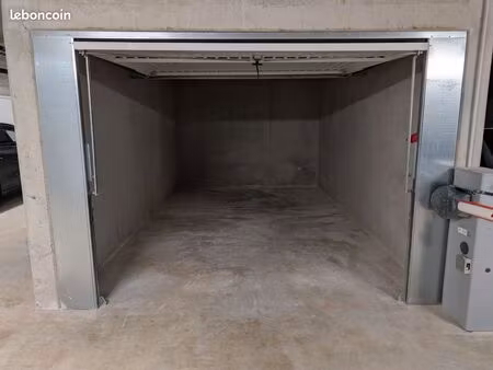 garage fermé à louer - résidence everlake - l'éveil   annecy-le-vieux