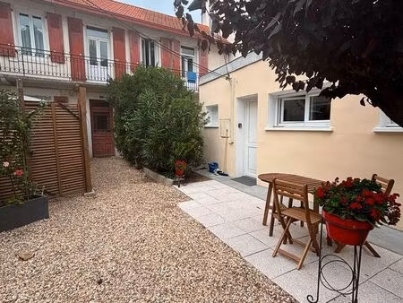rare à biarritz – t1 bis rénové avec terrasse privative face au parc mazon