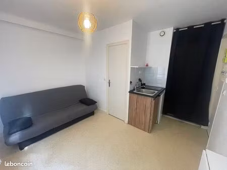 studio 1 pièce 13 m²