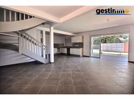 villa 4 pièces 95 m²