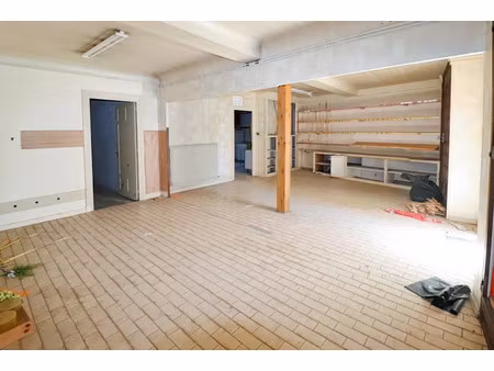 vente locaux professionnels 3 pièces 88 m² à saint-etienne-de-saint-geoirs (38590)  64 000