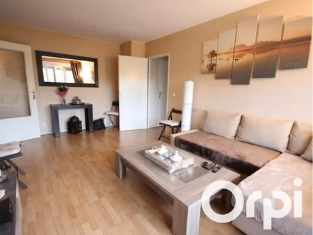 location appartement 2 pièces 43.78 m² à elancourt (78990)  852 €