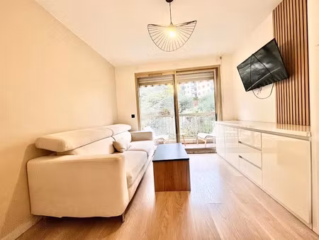 location meublée appartement 1 pièce 17.71 m² à nice (06000)  700 €